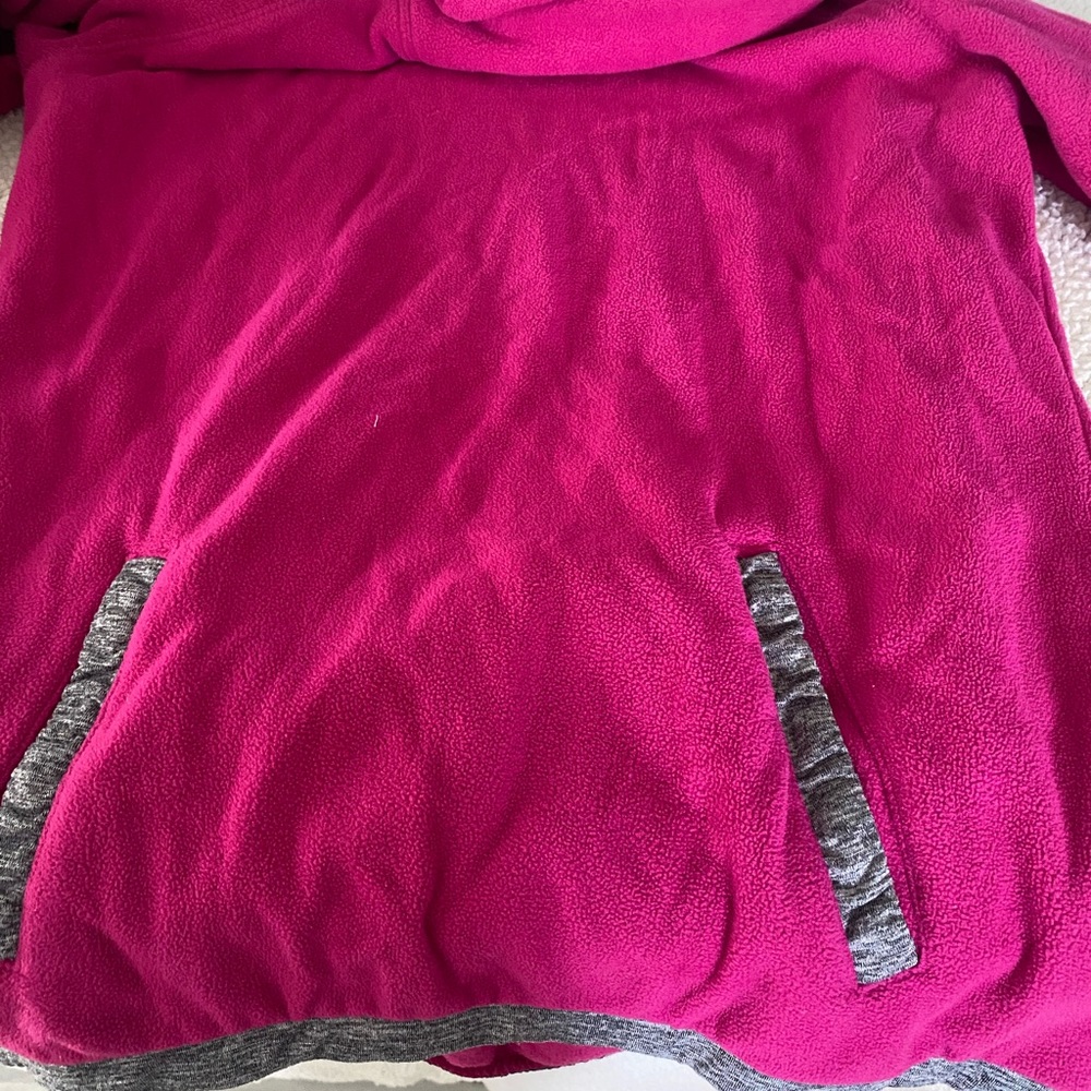 Old navy sweatshirt size  xs pink and gray